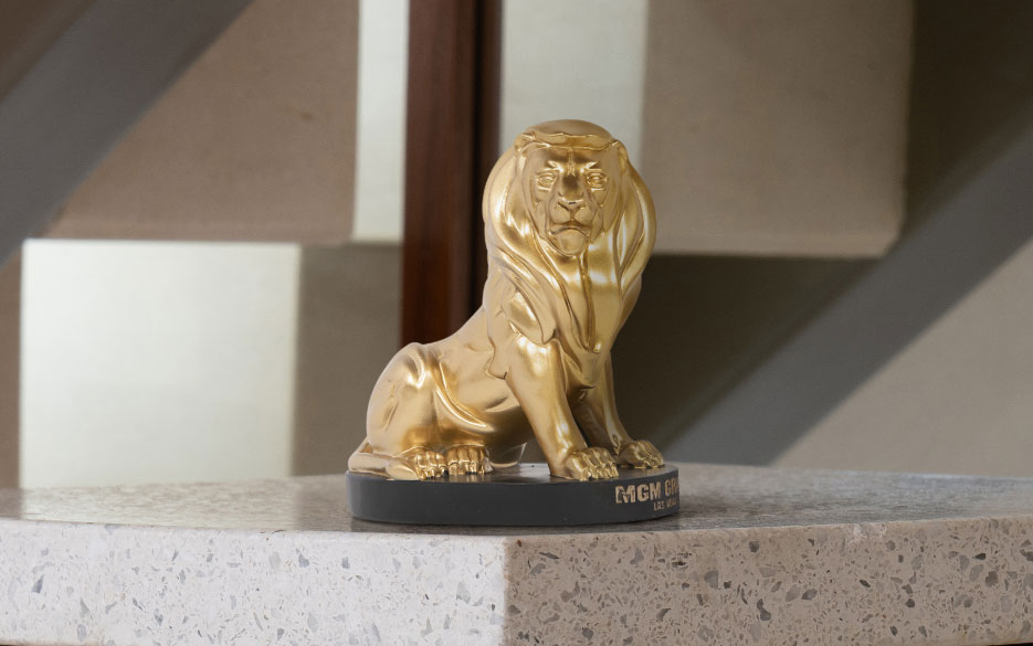 Mini Leo Statue image